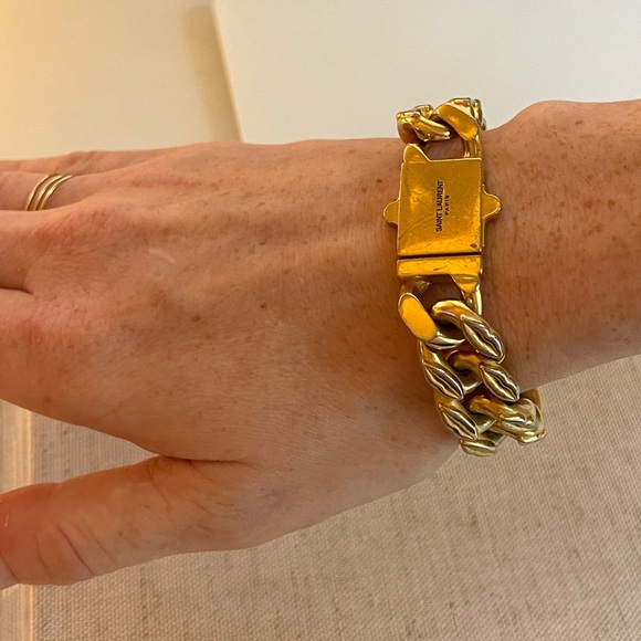 Saint Laurent Gold Kiss Lips Curb Chain Bracelet - Picture 13 of 15